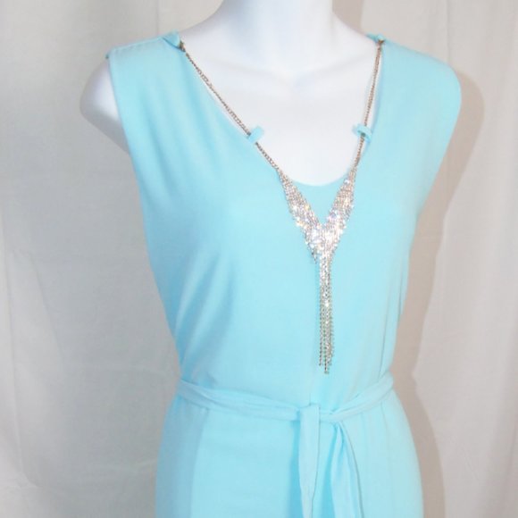 Long Dress w/o Sleeves - Picture 4 of 7